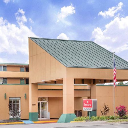 Hotel Ramada By Wyndham Roanoke Extérieur photo