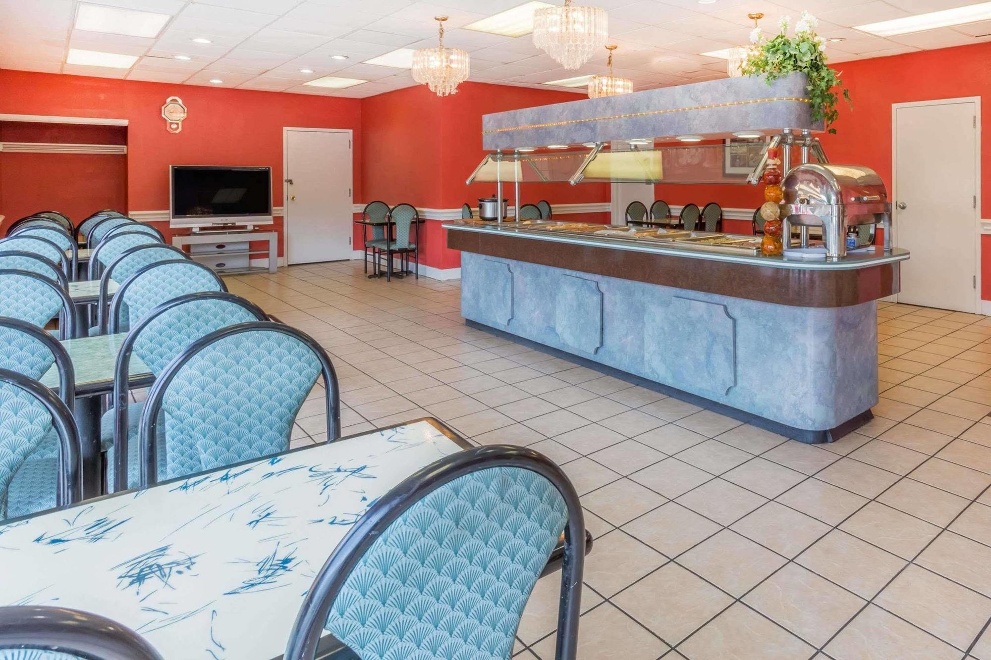 Hotel Ramada By Wyndham Roanoke Extérieur photo